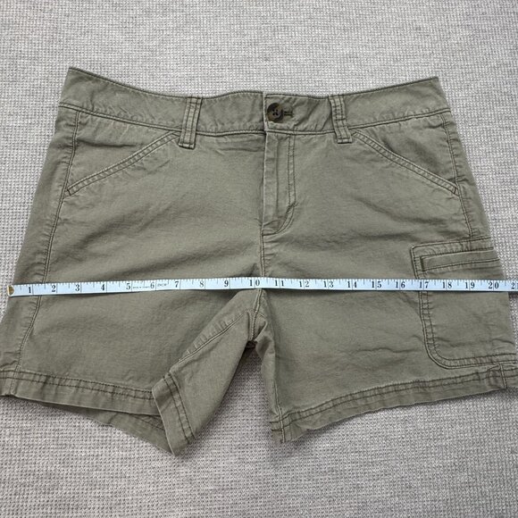Eddie Bauer Womens Size 8 Green Khaki Cargo Shorts Pockets Stretch - Picture 10 of 13
